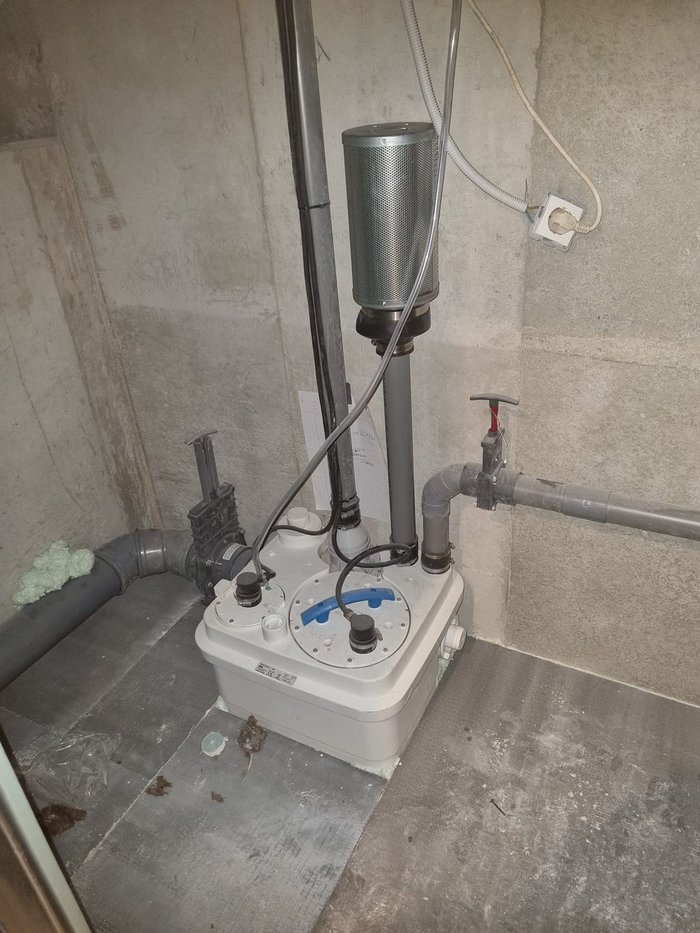 Waarom je geen haren en zeepresten door het doucheputje of de wc moet spoelen  Robert Ravenhorst Rioolservice Moordrecht / Waddinxveen